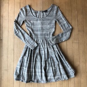 Aritzia Talula Gray Heathered Dress